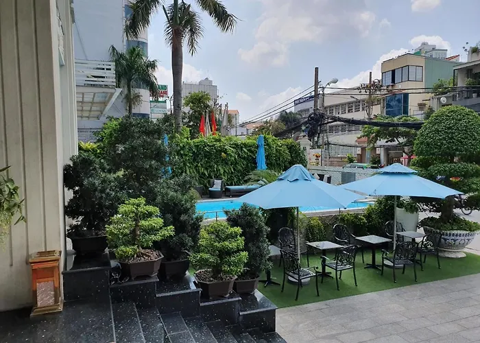 Le Duy Grand Hotel